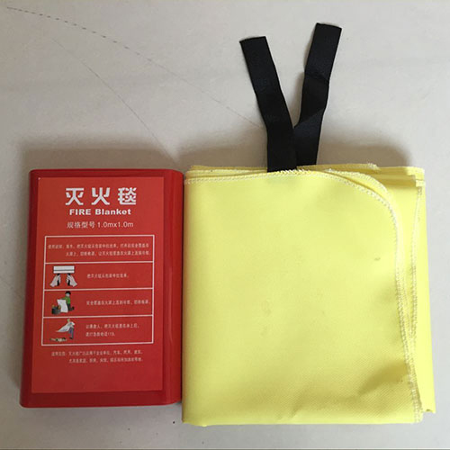 Heat Resists Emergency Fire Blanket With Carry Bag